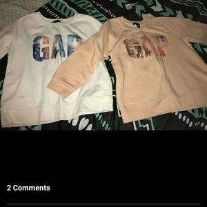 2 GAP tops